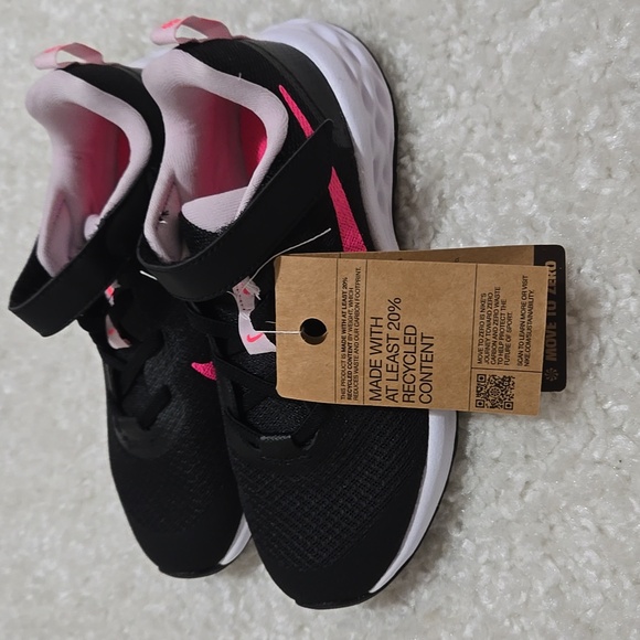 Nike Kids Sneakers Black with Pink Accents - Picture 2 of 6